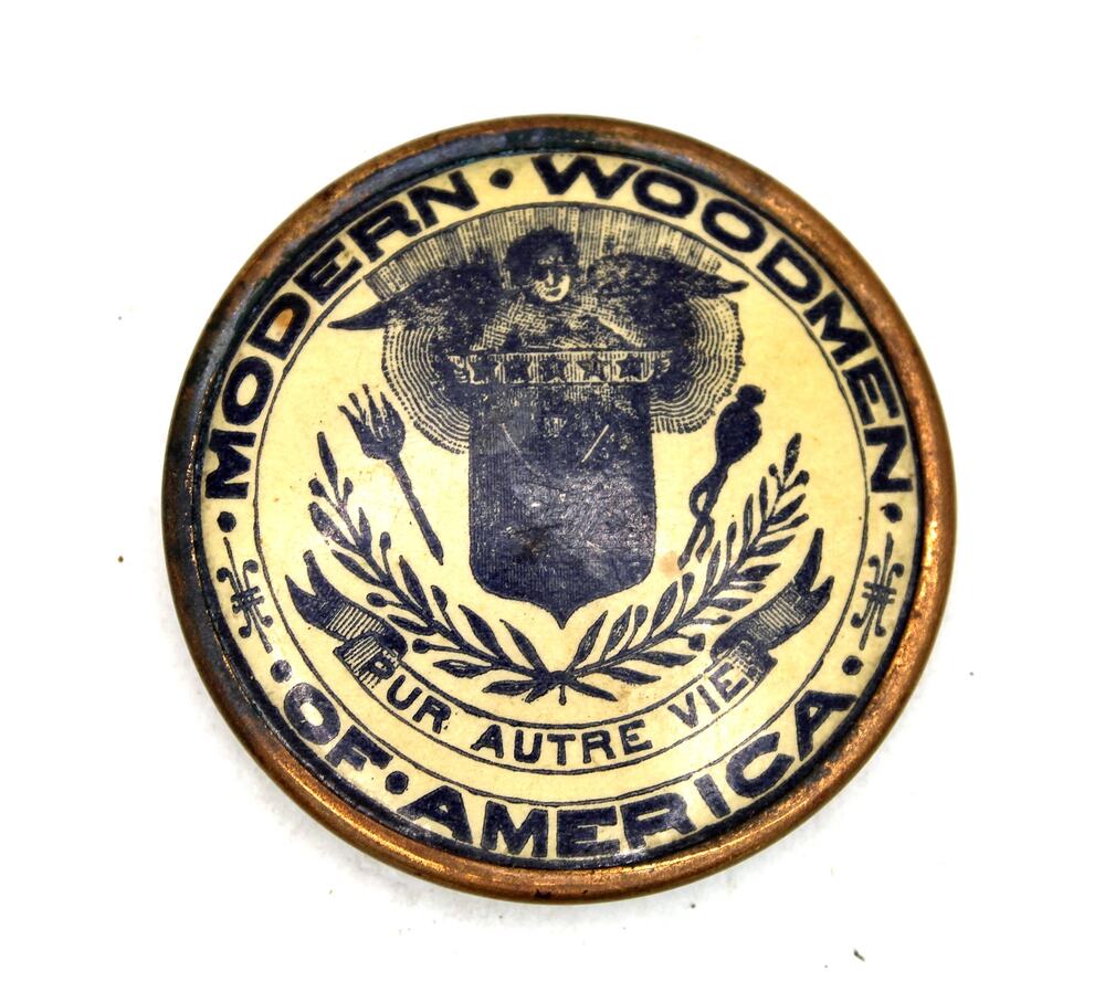 Vintage Modern Woodmen of America Pur Autre Vie Brass Encased Button